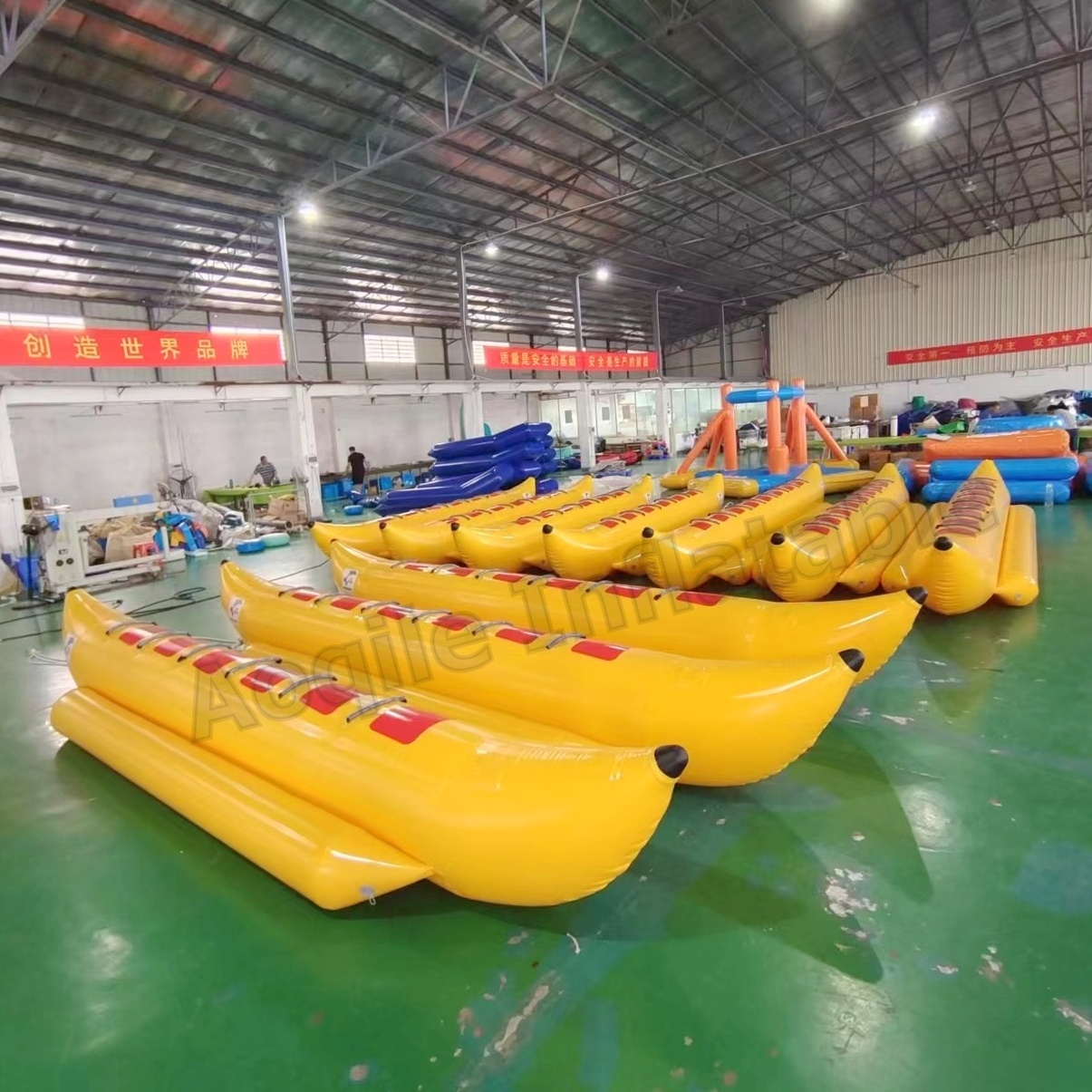 Classic Design 8 Person Portable 0.9mm PVC Tarpaulin Water Sports Inflatable Towable Banana Boat /Jet Ski Towable Ski Tube