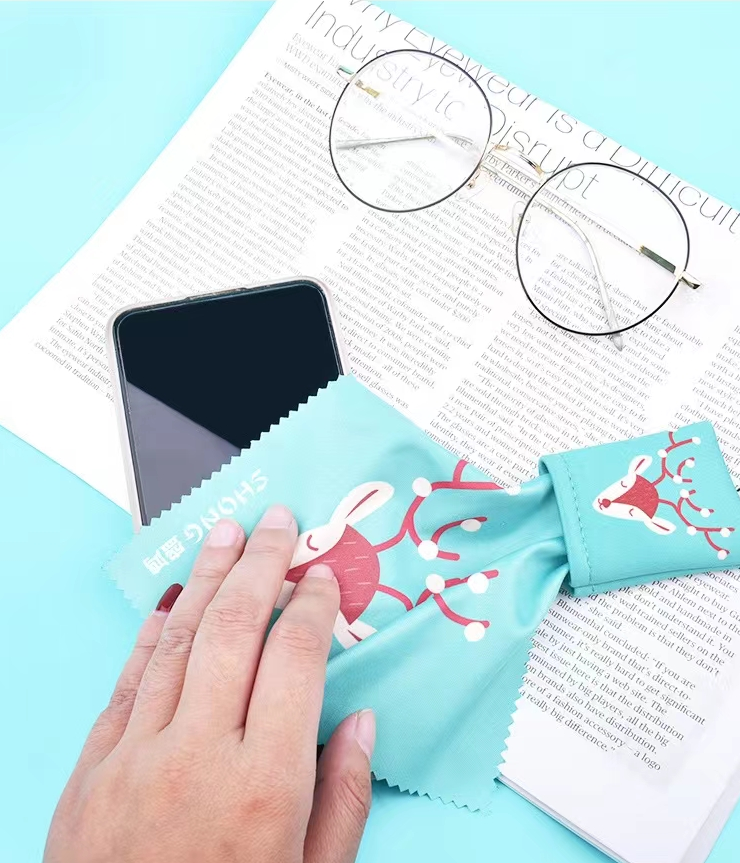 Microfiber Eyeglasses Cleaning Cloth Portable Custom Logo Sublimation Printing Glass Cleaning Cloth with Pouch and a Key Chain