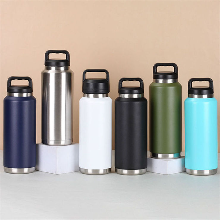 Wholesale Thermos Yetys 18/36/64 0z Coolers Tumblers Vacuum Insulated Stainless Steel Water Bottle with chug lid