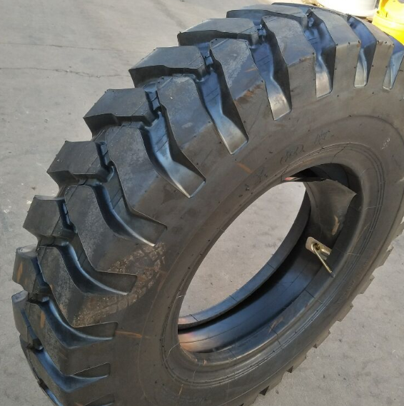 EXCAVATOR TYRE 10.00-20 11.00-20