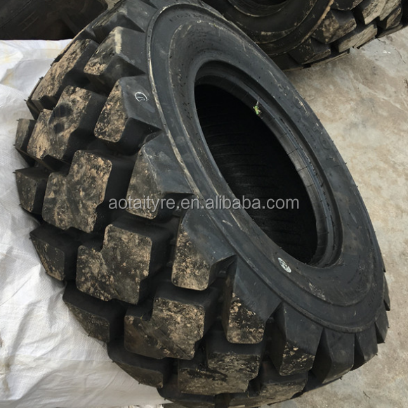 19.5L-24 L-5 PATTERN INDUSTRIAL SKID STEER BACKHOE LOADER TYRE