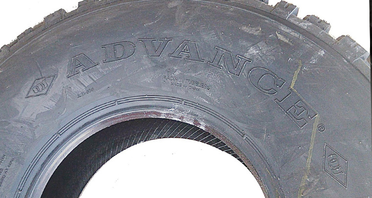 High quality Advance Dongfeng 37x12.5r16.5  4WD Truck Tyre