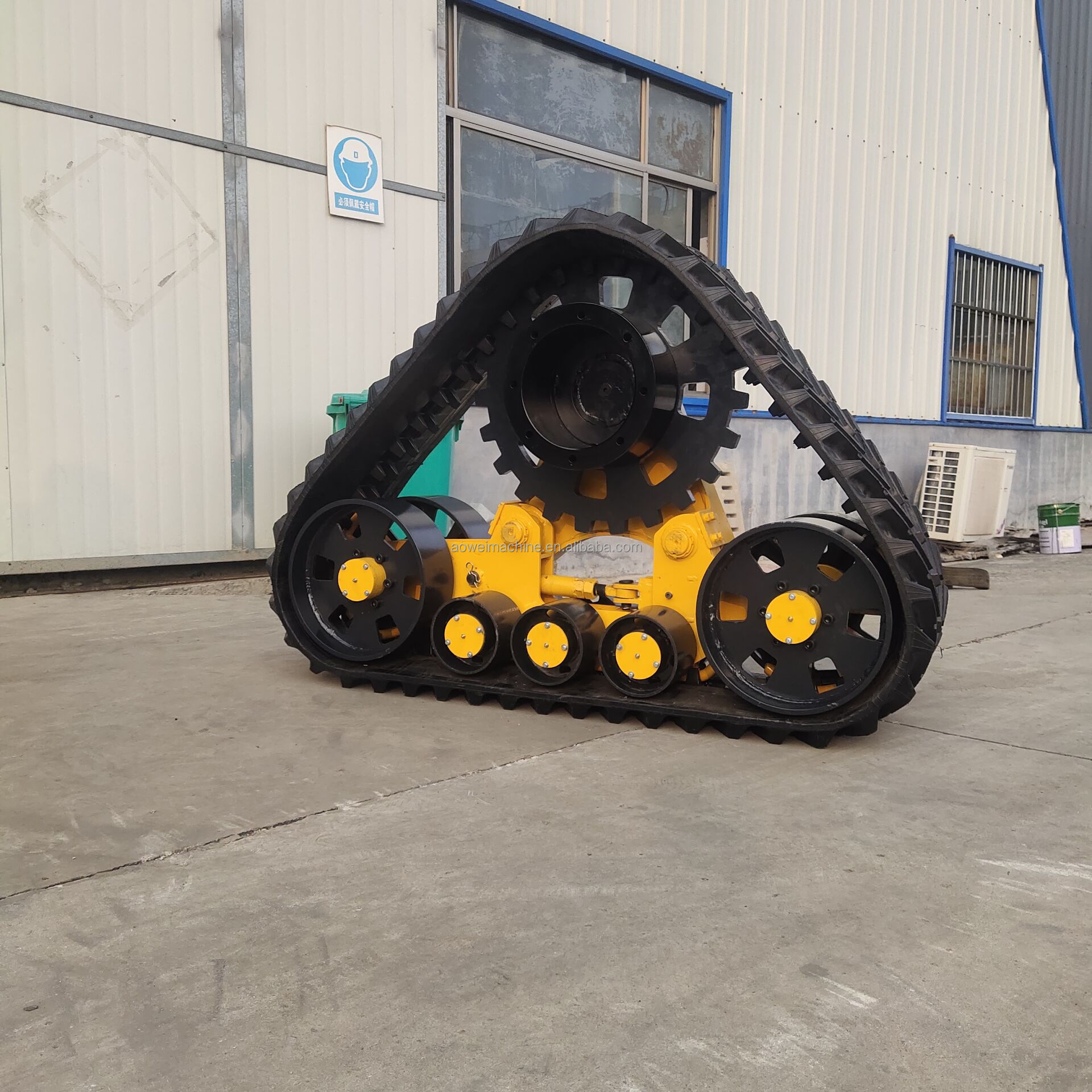 Construction rubber steel crawler multi-purpose high-quality robot drilling rig chassis system tank crawler chassis sales price