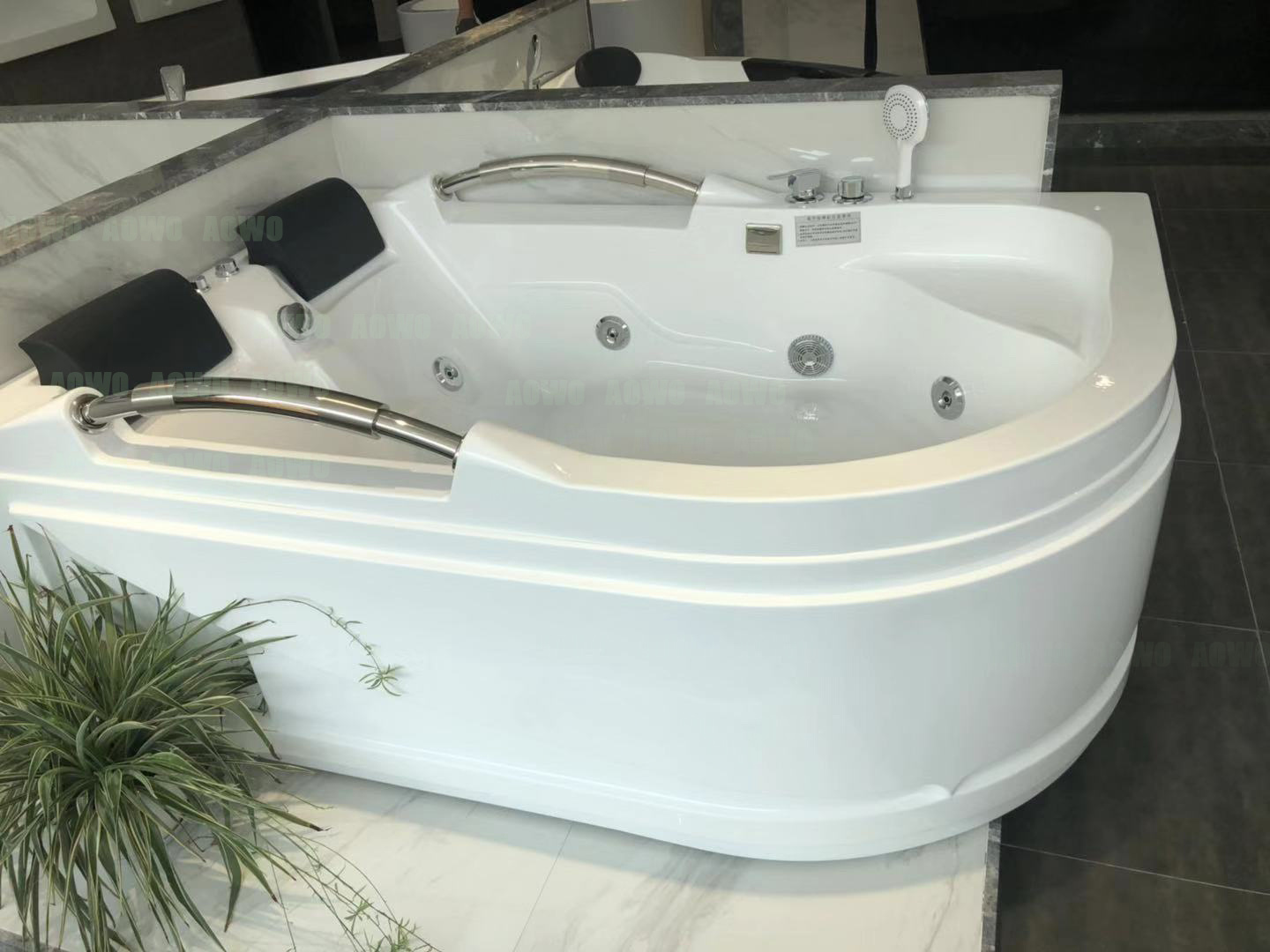 High end acrylic jacouzzi interior spa bathtubs fashion design fitness equipment 2 person