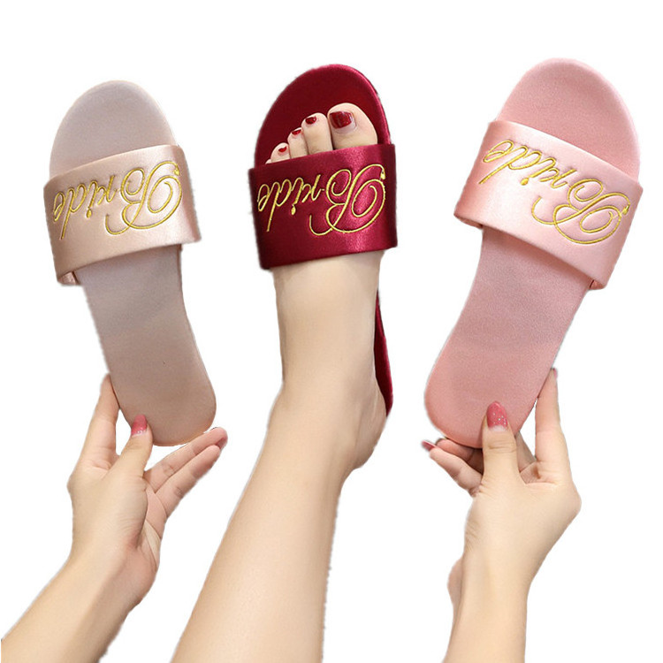 Bridal Wedding Party Accessories High Quality Embroidery Silk Bride Flip Flop Bridesmaid Maid of Honor Letter Slipper