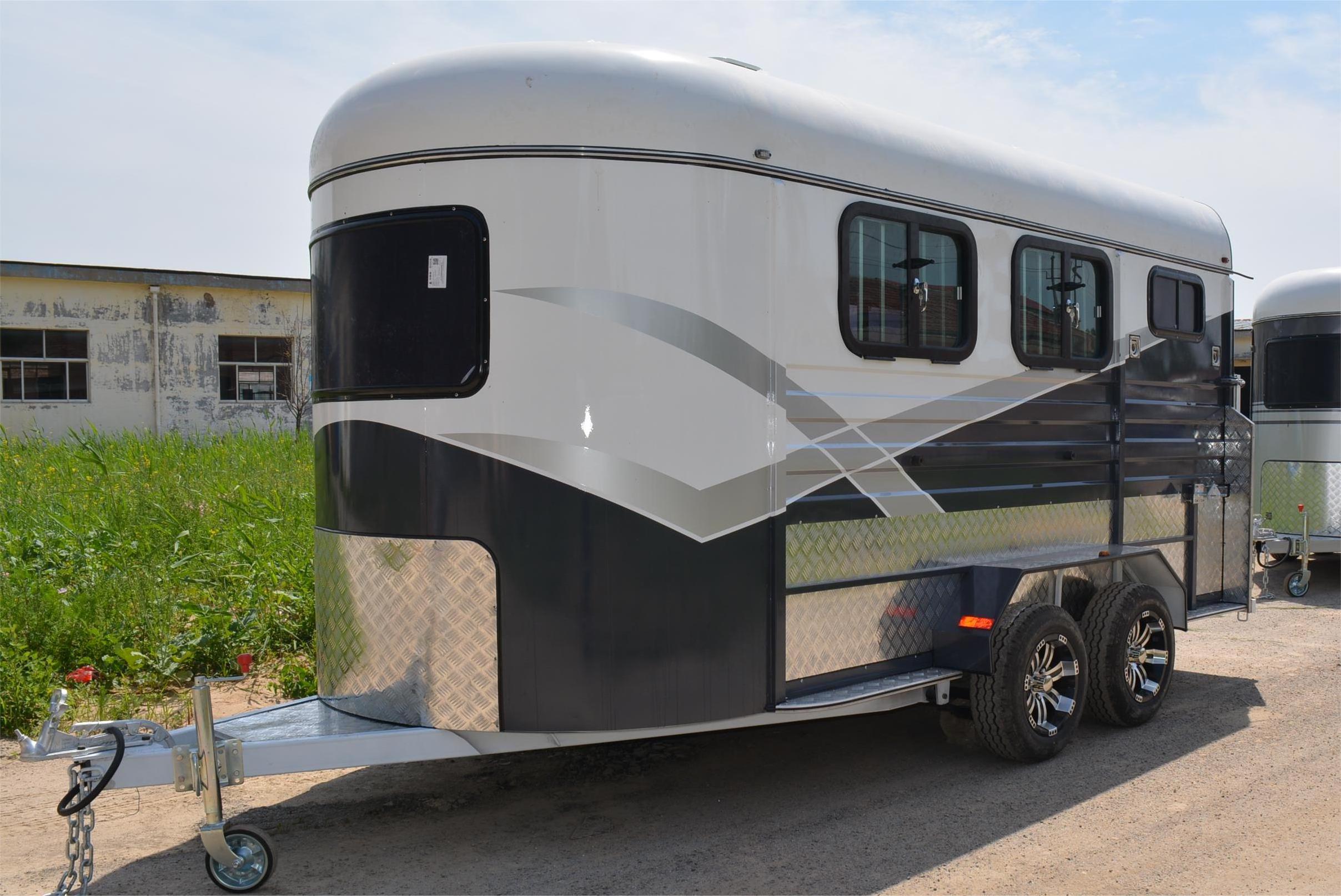 Wholesale Price 2 Horse Point Loading Horse Floating Horse Trailer with Kitchen