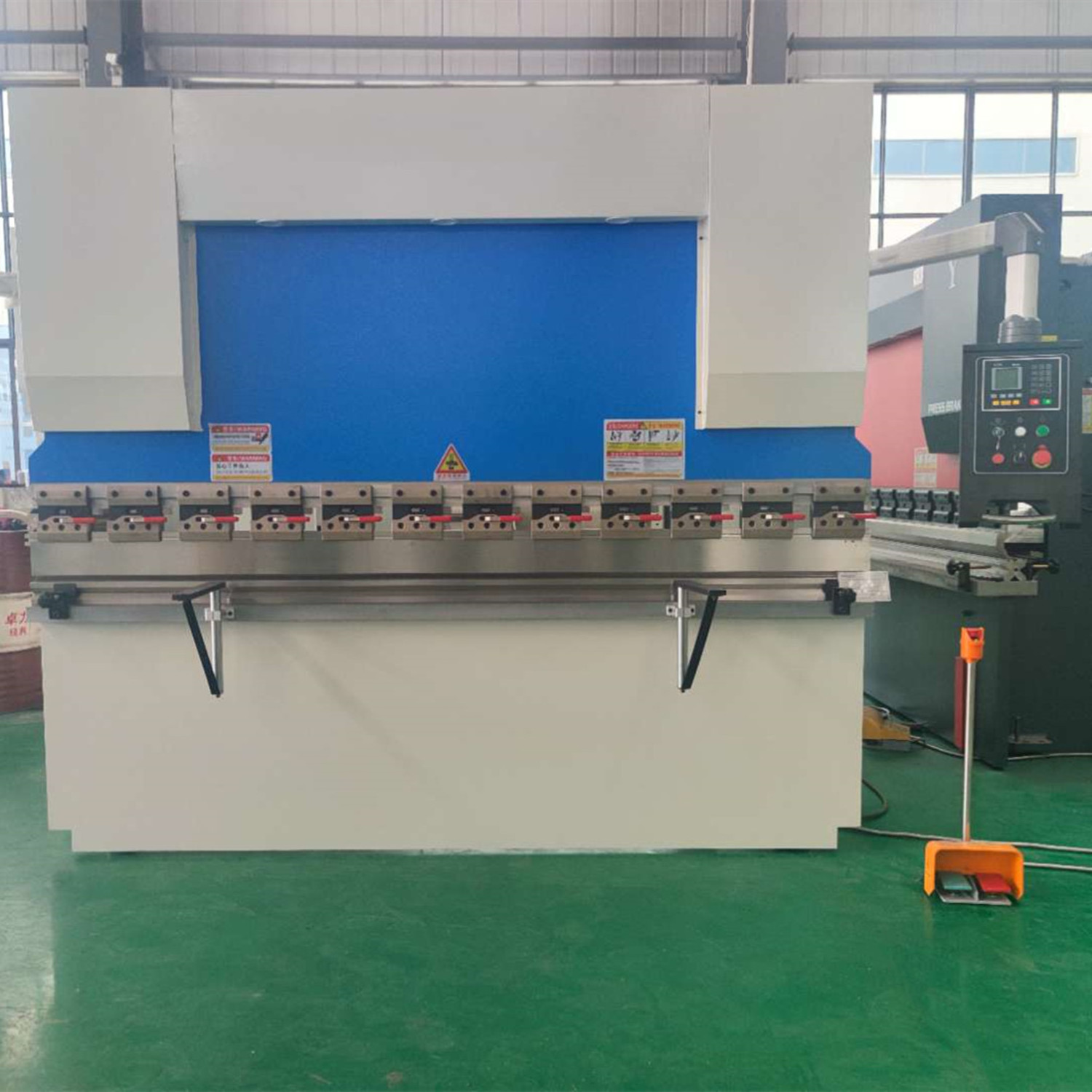 New Design Press Brake WC67K Series 30T/1600mm CNC Electro-Hydraulic Sheet Metal Box and Pan Folding Machine