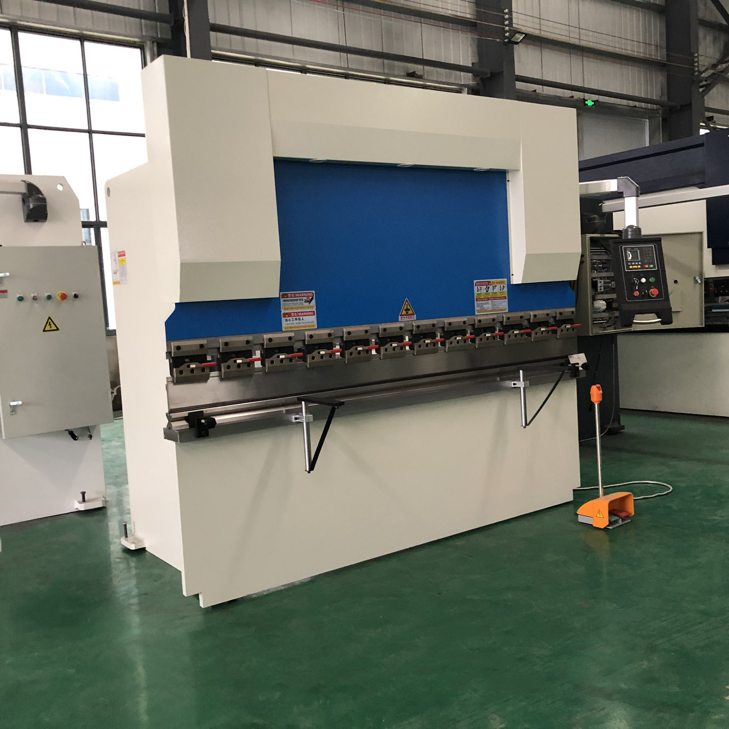 New Design Press Brake WC67K Series 30T/1600mm CNC Electro-Hydraulic Sheet Metal Box and Pan Folding Machine