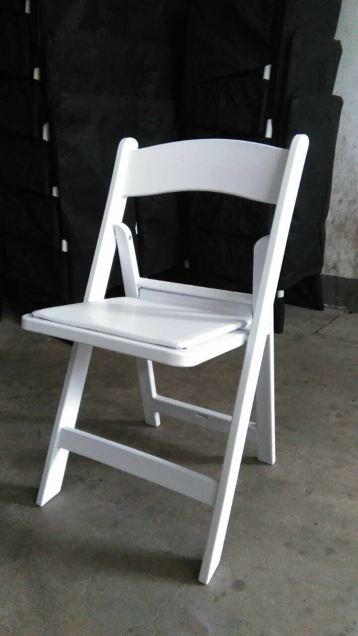 Modern White Resin Folding Chairs Contemporary Style for Banquet Event Bar Villa Apartment Banquet Hall