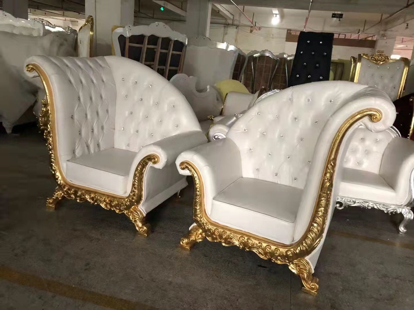 Modern Gold Leather Royal Event Throne Chair Promotional Fabric Wedding Sofa for Banquet Party Bar Apartment Hotel Furniture