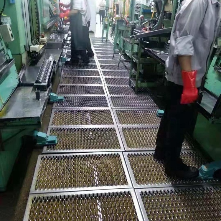 Factory Wholesale Metal Stair Tread Safety Grating  Aluminum Perforated Anti-skid Stair Tread