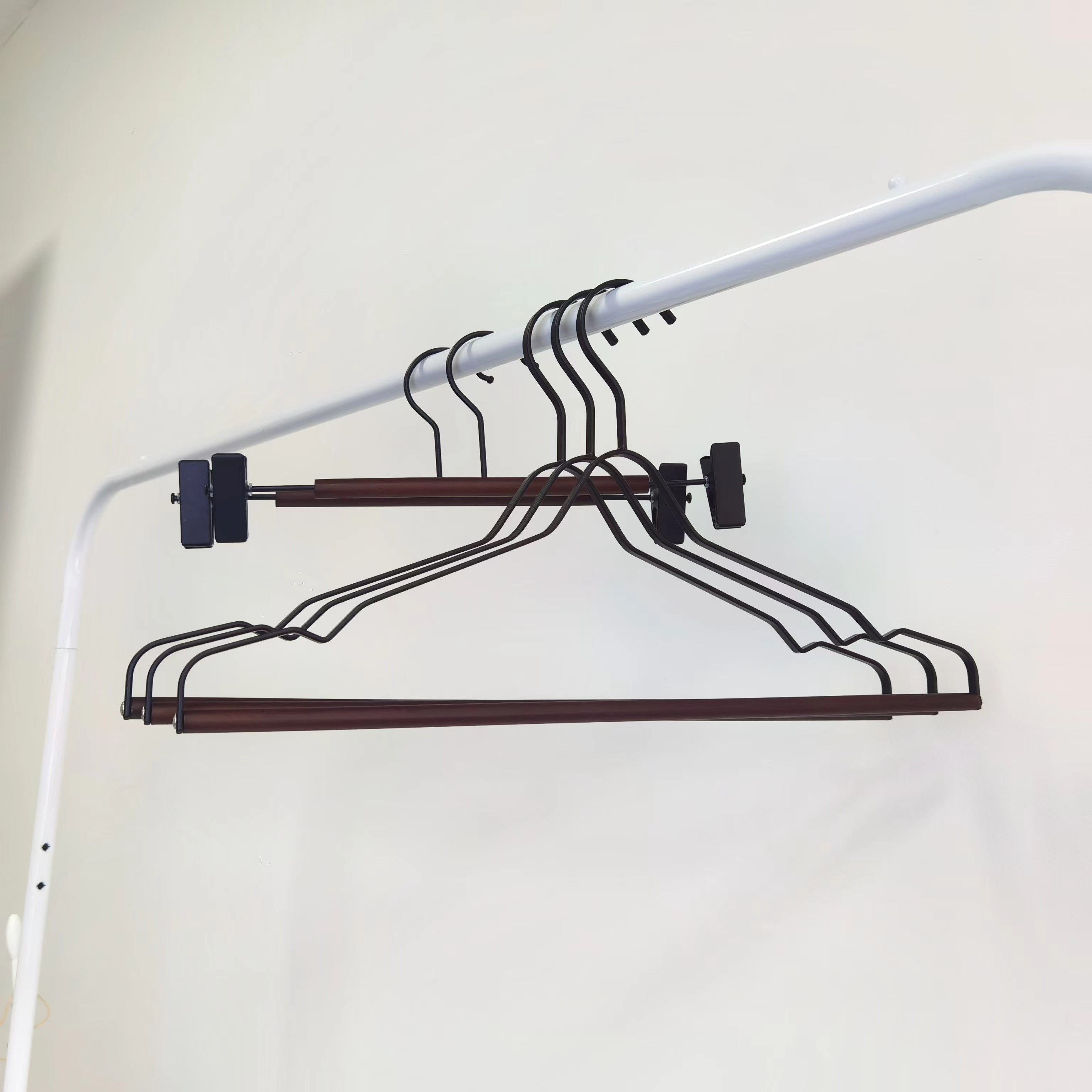 Wholesale high quality custom metal coat clothes heavy metal laundry clothes metal hooks hangers