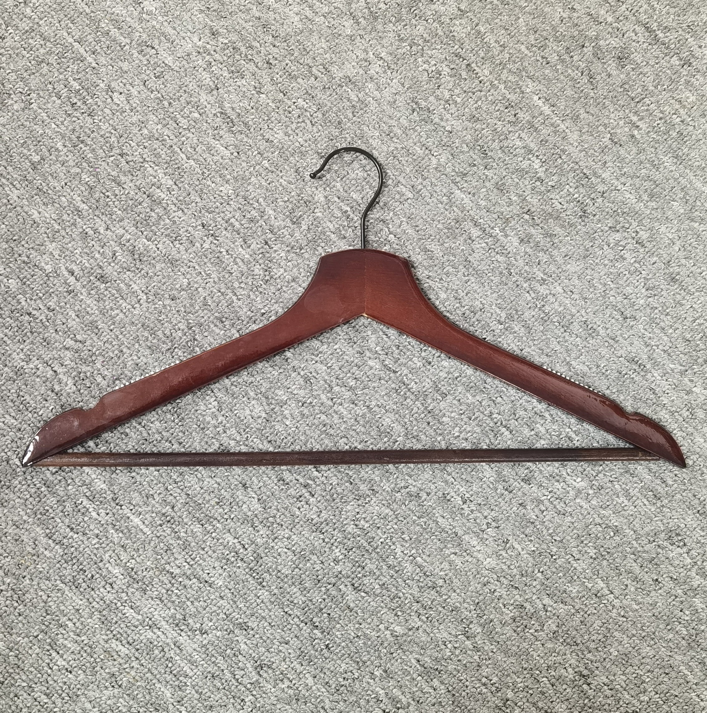 Manufacturer Wholesale Luxury customized logo wood Multi  clothes round black hook coat wooden hanger for Clothing