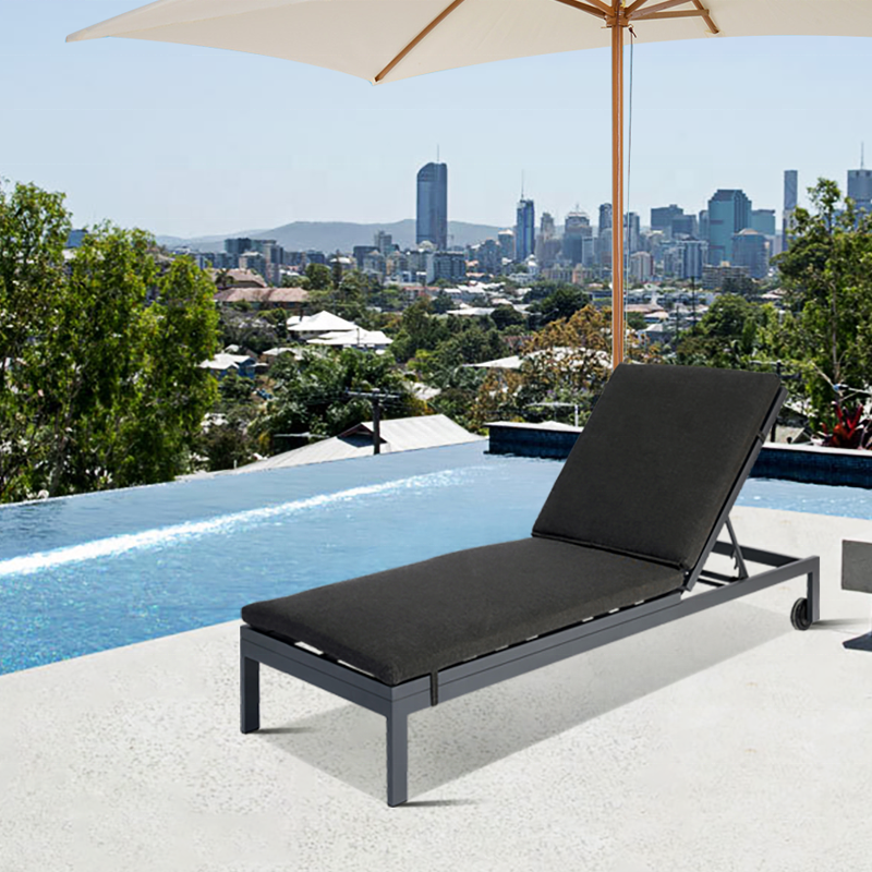 Best Modern Exterior Patio Sunbed Sun Lounger Outdoor Poolside Aluminum Lounge Chairs with Wheels