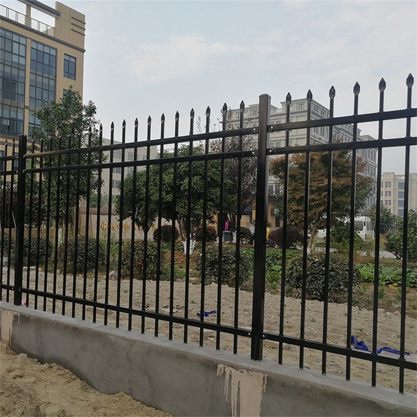 Chinese Factory Price Galvanized Home Garden Solid Decorative Metal Picket Fence