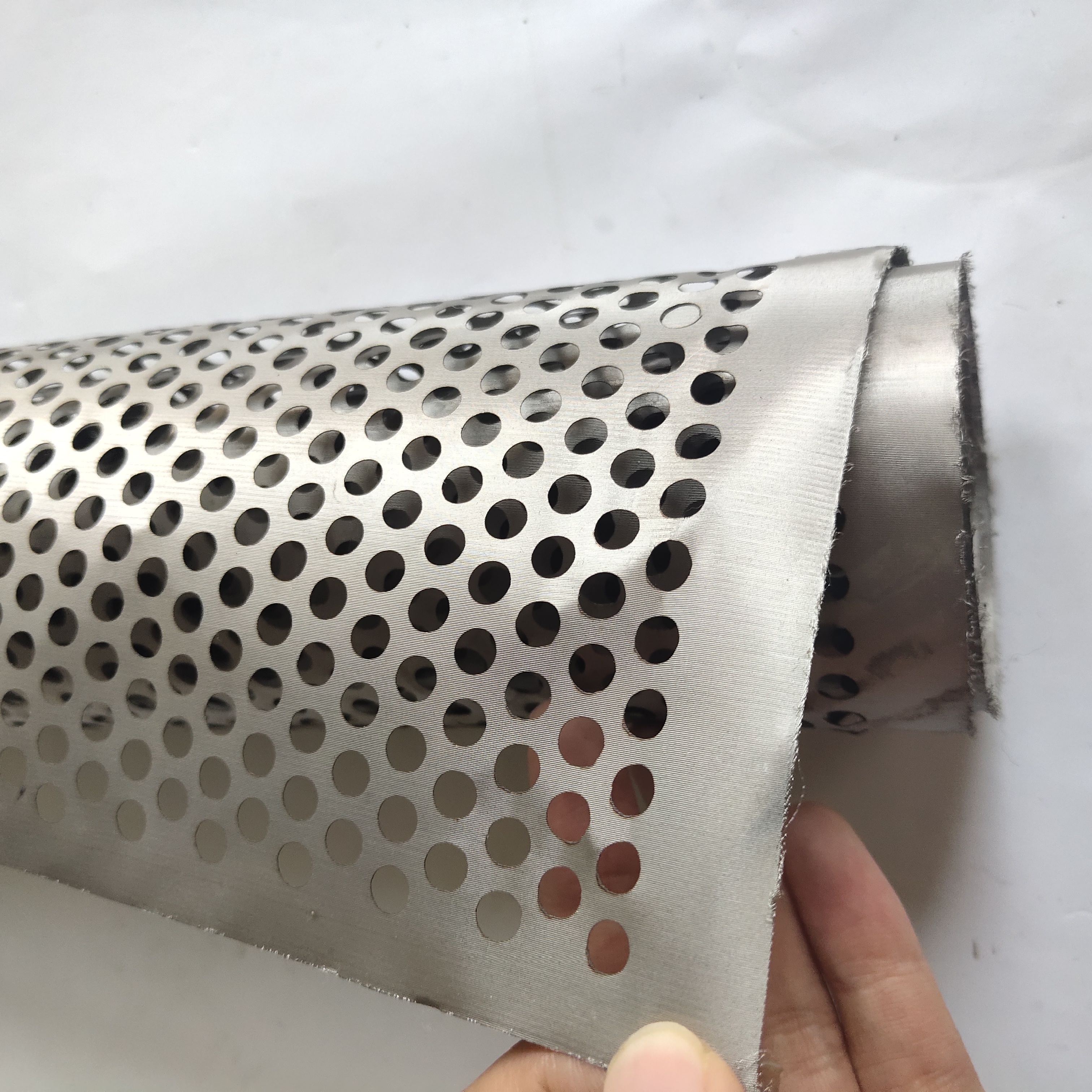 SUS 304 316 316l Stainless Steel Wire Mesh Woven Metal Net and Screen-Plain Weave Style punching wire mesh