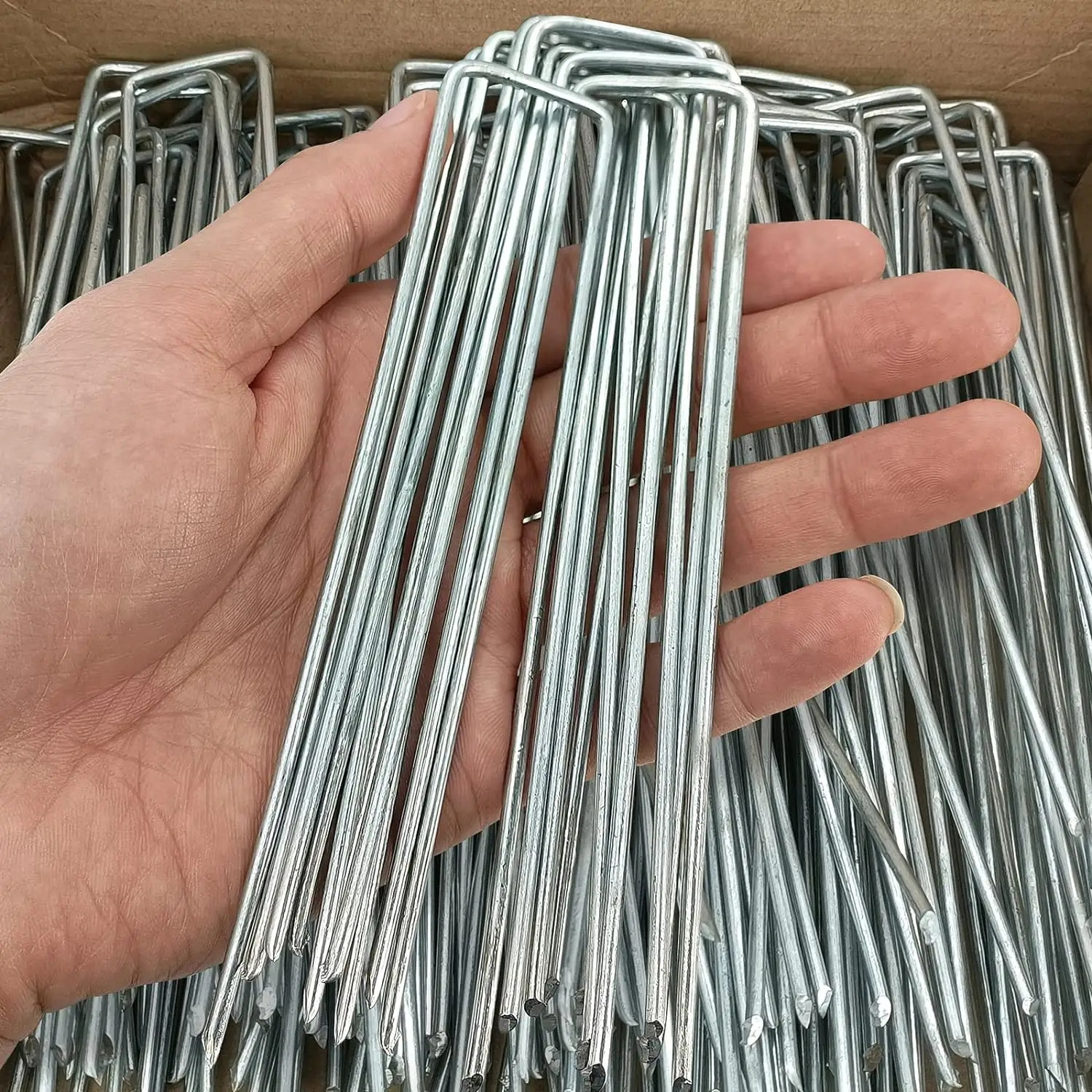 Garden Stakes Galvanized Landscape Staples  U-Type Turf Staples for Artificial Grass Sod Pins Stakes