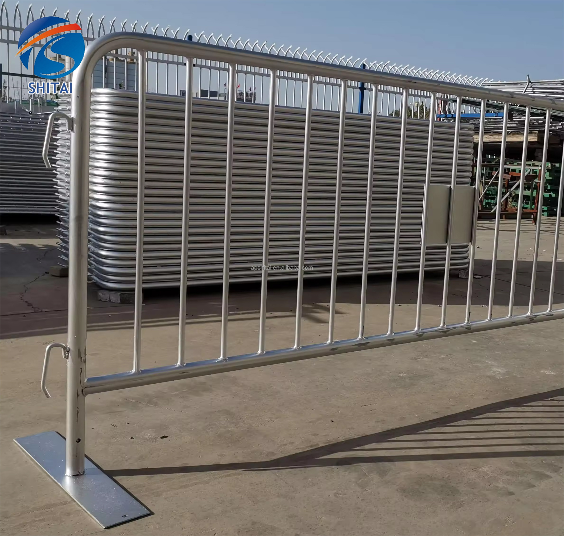 new design galvanized crowd control fence panels removable portable crowd control fence barrier from china factory