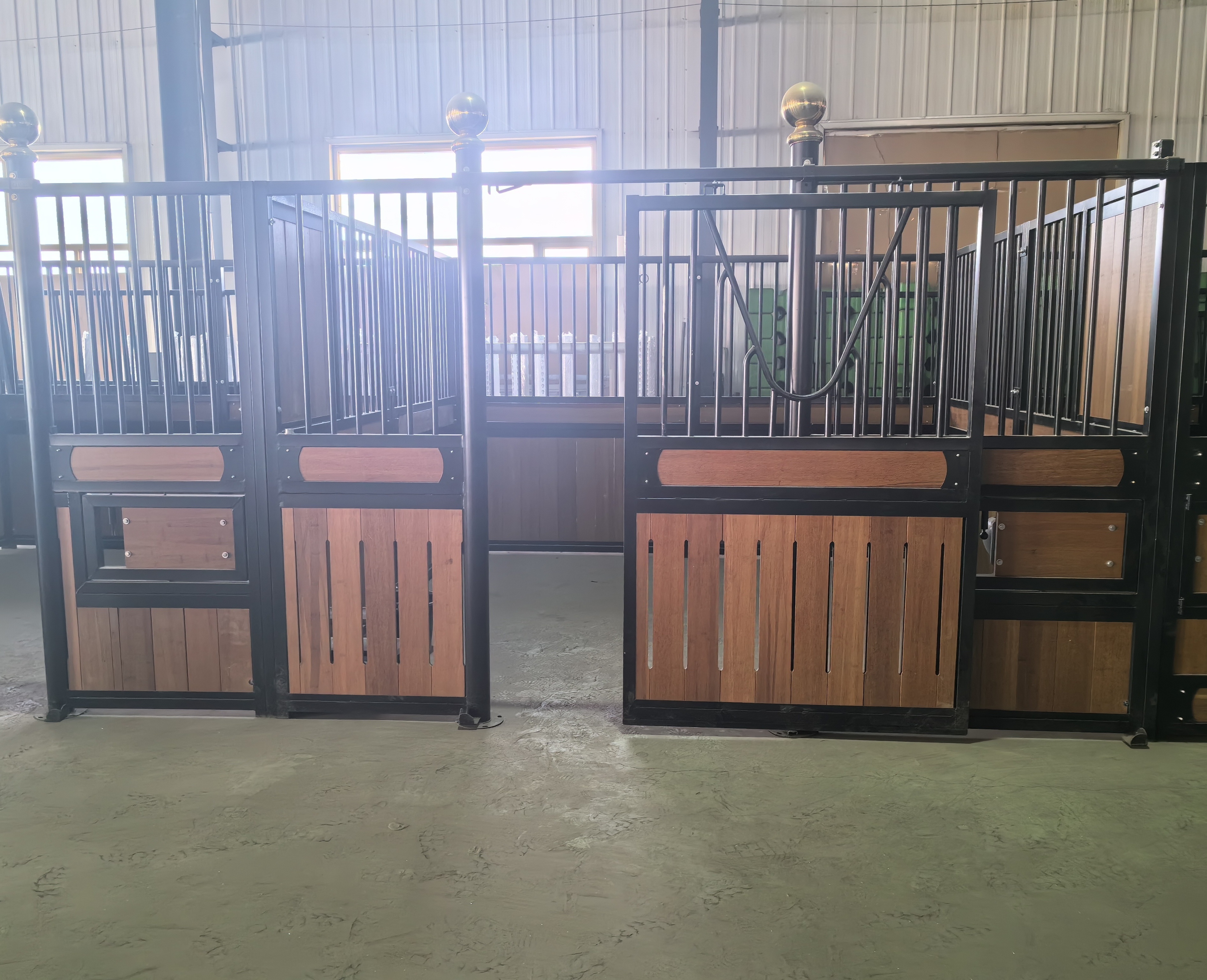 Modern horse stable modular horse barns portable metal horse stalls for sale