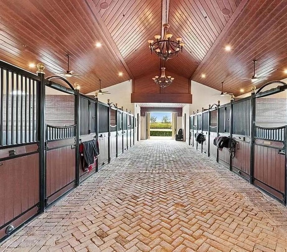 European Equestrian horse stalls Metal shelter prefab stables equipment Horse Stable stalls