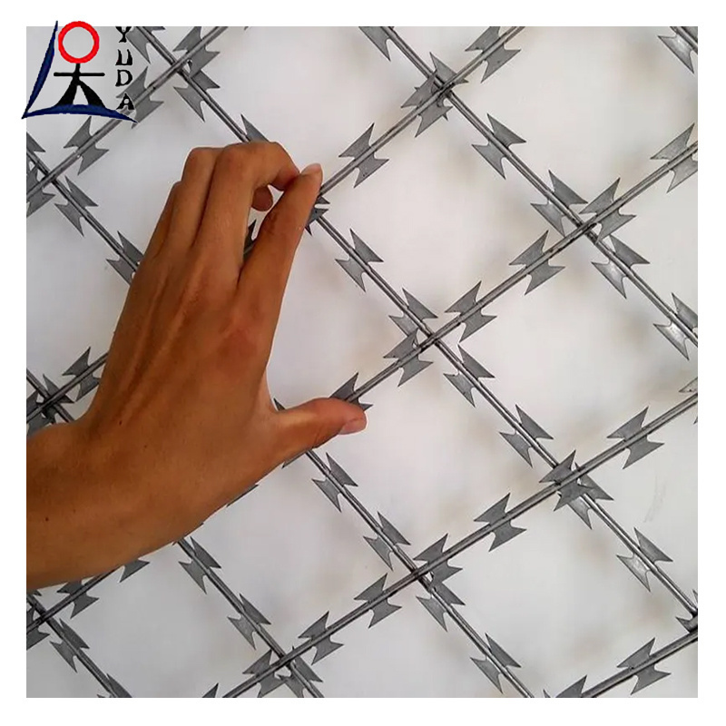 High quality hot dipped galvanized diamond razor barbed wire mesh anti climb welded concertina blade razor wire fence