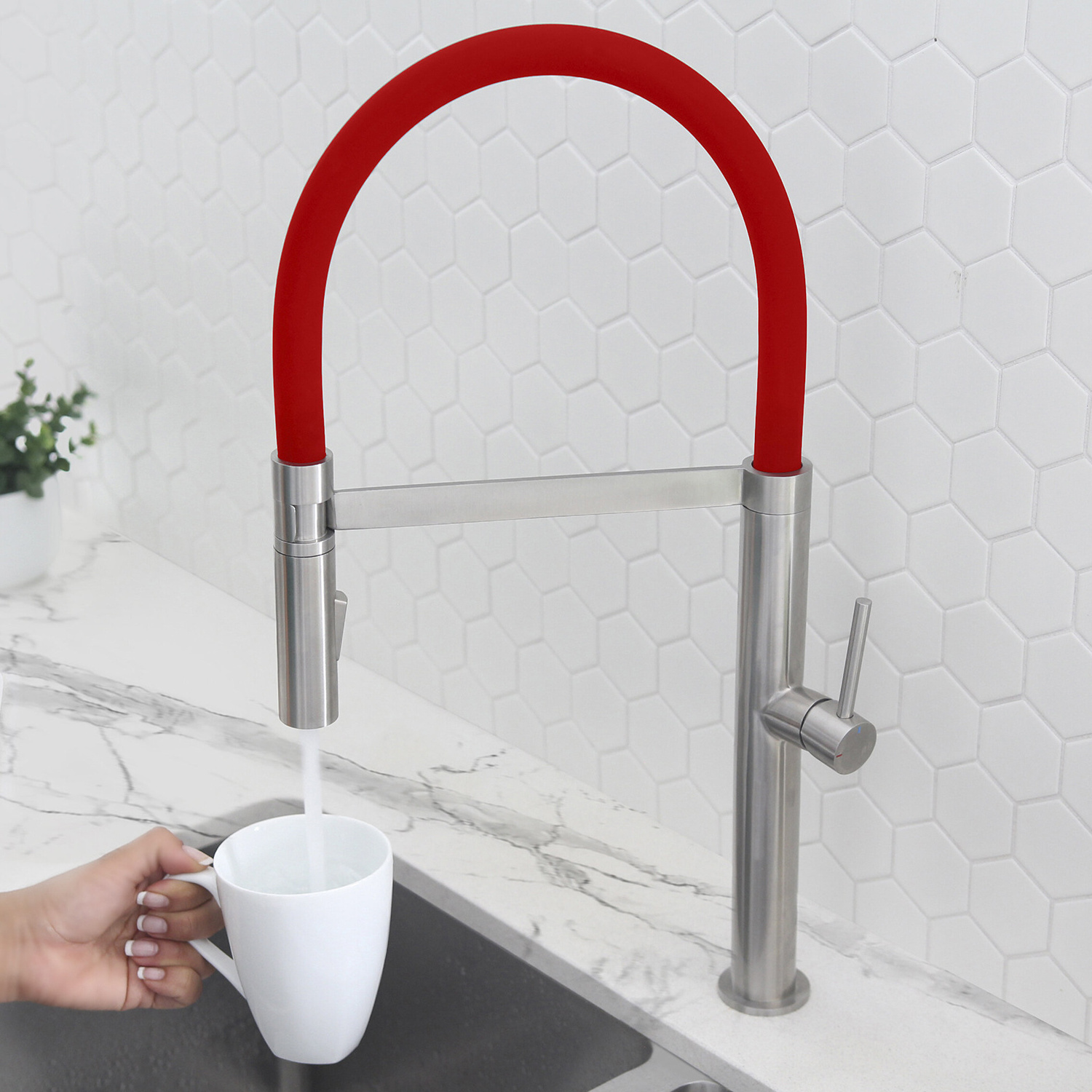 Wholesale Top sell long neck single handle Brass body flexible rubber hose Kitchen Faucet