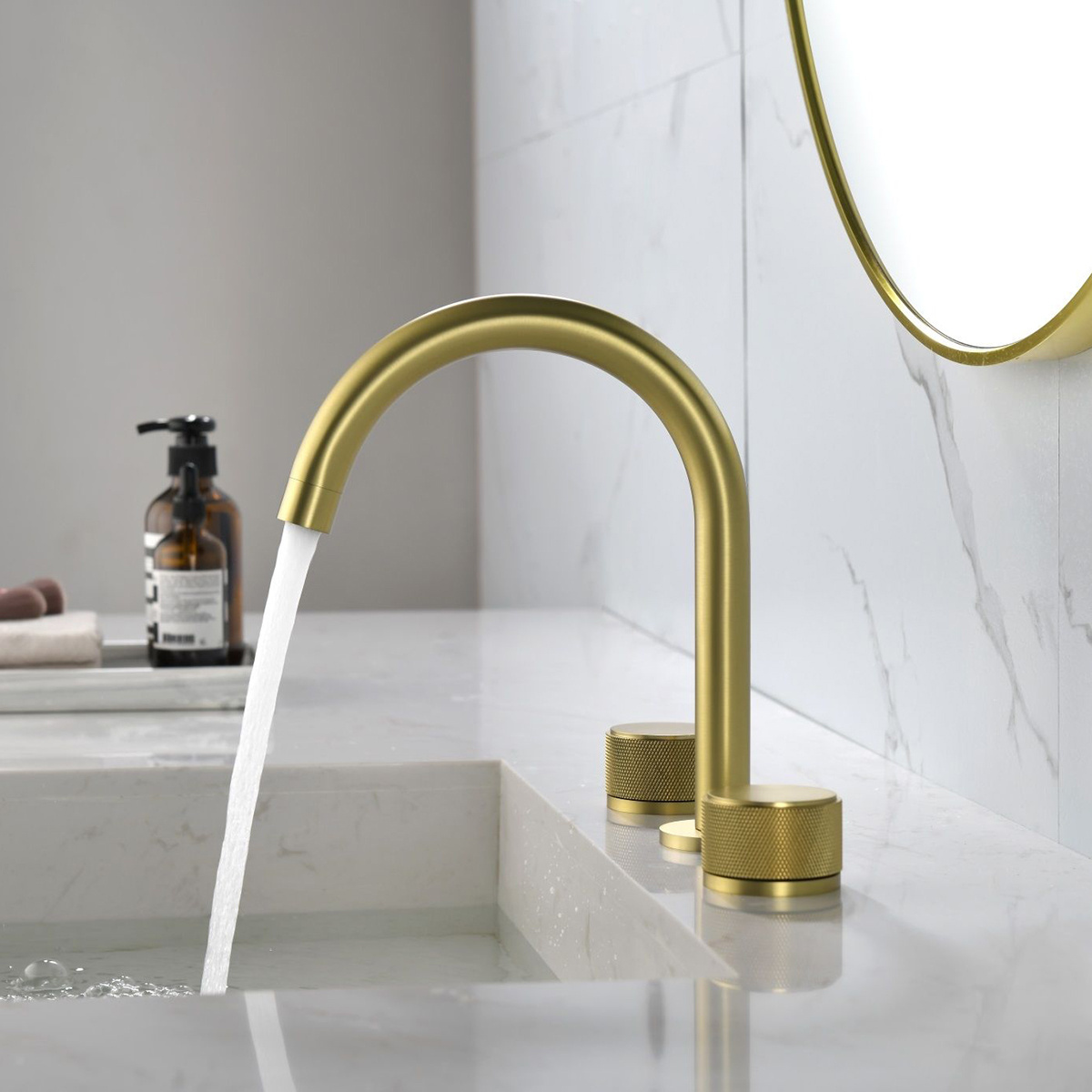 Modern Brass Hotel Deck Mounted Gold Basin Mixer Tap Bathroom Faucet 3 Holes with Round Handle