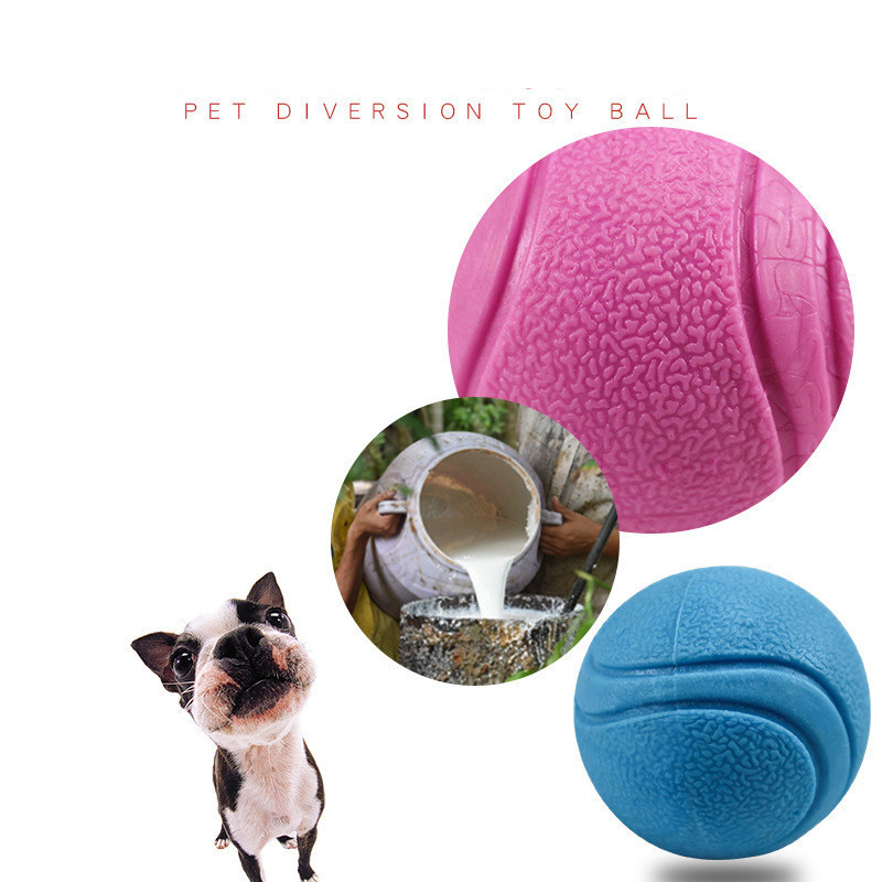 Training dogs to chew a ball pet bite-resistant ball solid rubber elastic ball through a rope pet toy with a rope