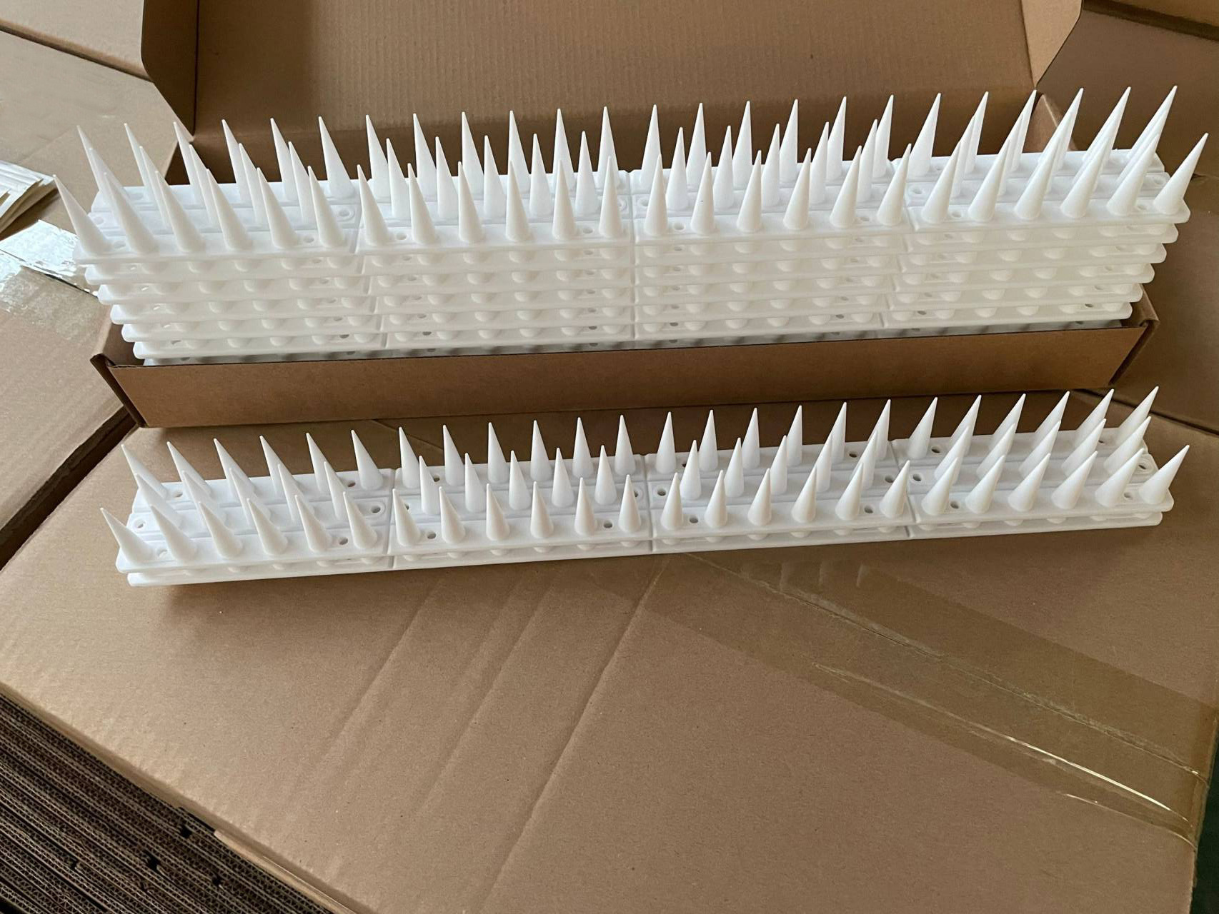 Plastic bird spikes Bird deterrent spikes for pigeon raccoon crow cats