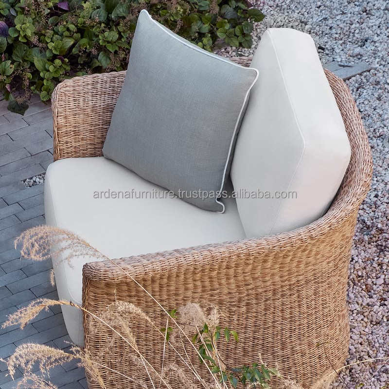 Garden Furniture Outdoor Rattan Dining Table Set Modern Garden Rattan Sofa for Relaxing with Removable Cushions