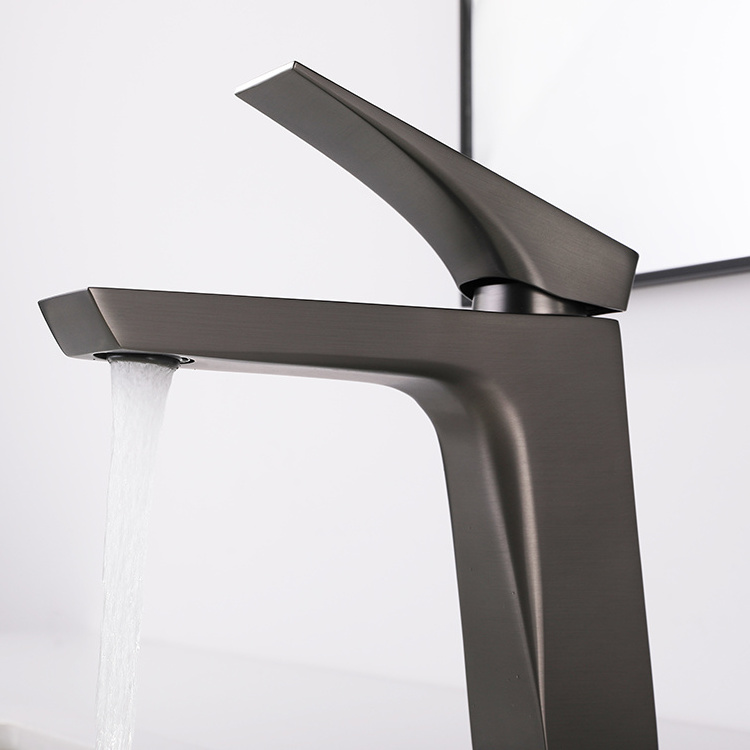 single hole zinc handle sanitary bathroom faucet for sale