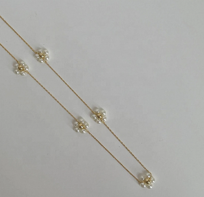 Dainty Flower Necklace 18K Gold Plated Stainless Steel Non Tarnish Minimalist Daisy Flower Pearl Choker Necklace