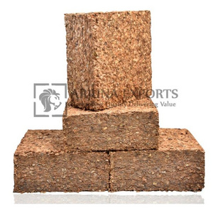 100% Natural Coco Peat Coconut Fiber Husk Chips 5kg Bricks from Direct Exporter for Animal Bedding