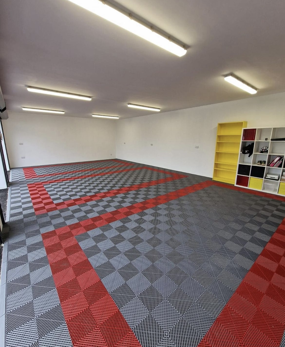 OEM detailing garage piso modular exterior pvc interlocking vented flooring tiles