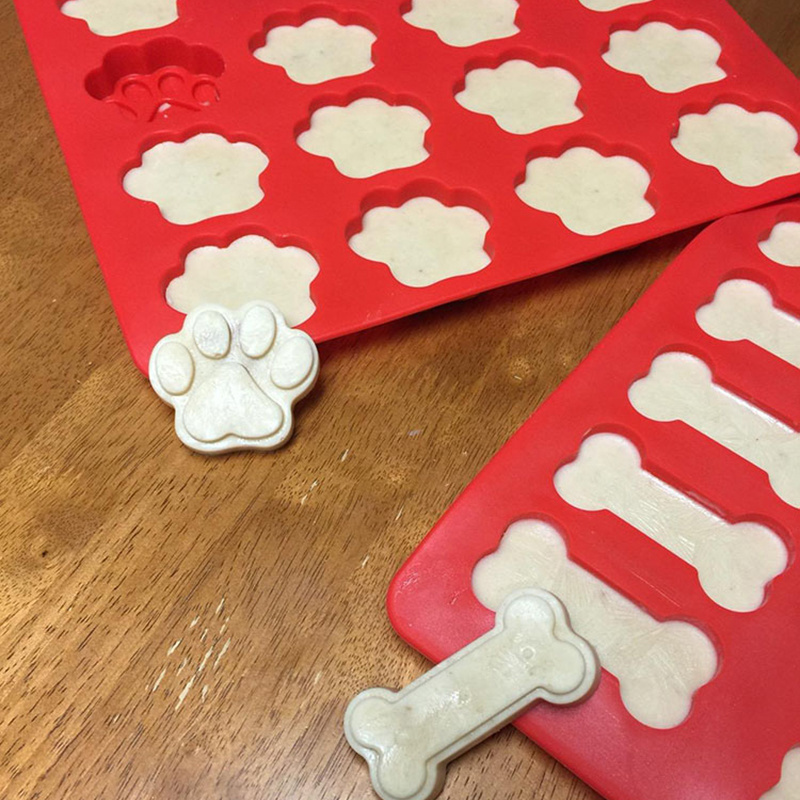 Wholesale Custom BPA Free Silicone Dog Bone Shape Cake Mold Make Chocolate Candy Biscuits Silicone Cake Mold