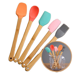 2024 New Products Hot Personalized Mini Food Silicon Premium Small 5 Pcs Cream Baking Silicone Spatula With Wooden Handle Custom