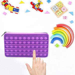 New Design Silicone Pencil Bag Pouch Portable Sensory Fidget Cute Pencil Bag Custom Logo Pencil Case For Kids Pops Its Rainbow