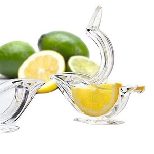 Mini Manual Bird Shaped Lemon Squeezer Juicer Acrylic Crystal Bird Lemon Press Squeezer Portable Cute Transparent Lemon Squeezer