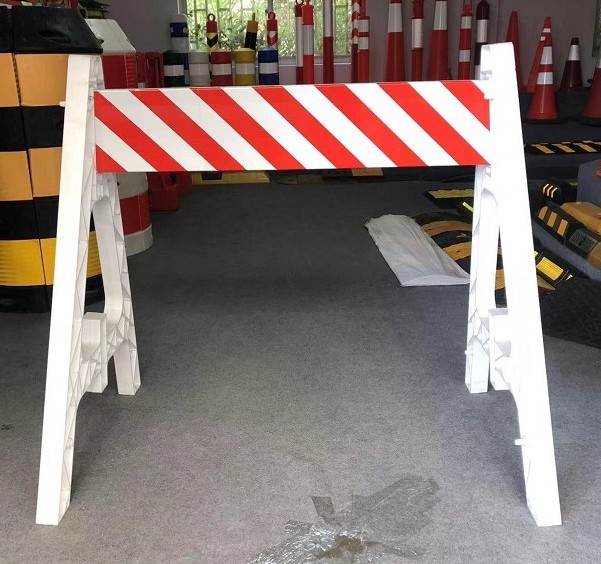 portable crowd control warning safety barrier folding road safety construction Plastic A-Frame Traffic Barricade