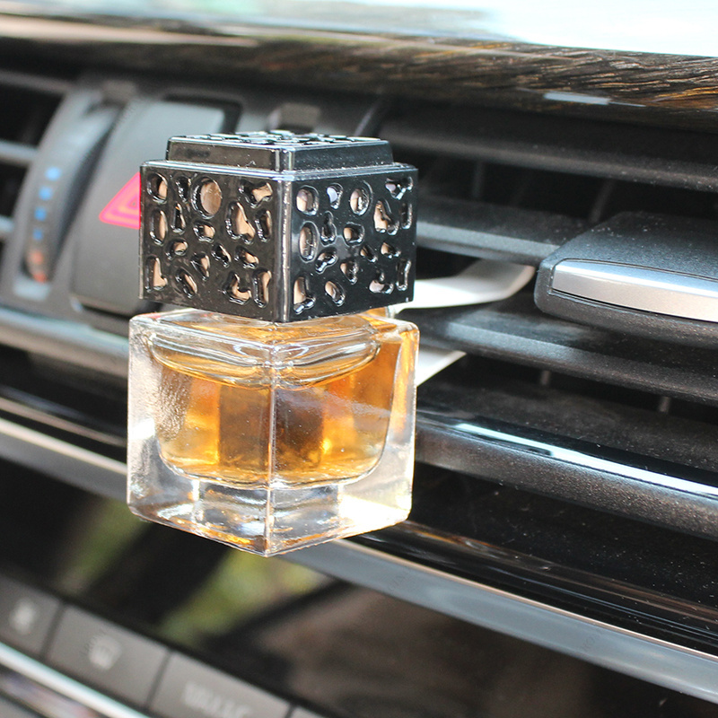 Hot Selling Hanging Glass Car Diffuser Bottle Air Freshener Perfume Glass Fragrance Aroma Car Diffuser Bottle