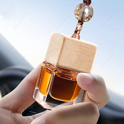 Hot Selling Hanging Glass Car Diffuser Bottle Air Freshener Perfume Glass Fragrance Aroma Car Diffuser Bottle