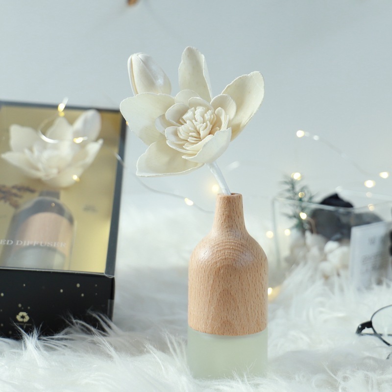 Factory Custom Flower Natural Essential Oil Perfume Aromatherapy Wooden Lid Glass Bottle Round Bottle Reed Diffuser