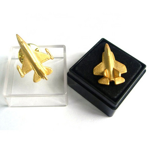 3D Mini Gold Airplane Lapel Pin Luxury Gifts Aviation Airplane Gold Badge With Acrylic Box Wholesale