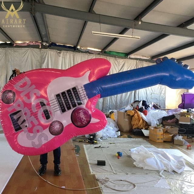 Music event props adorn giant inflatable guitar,Inflatable guitar prop balloon