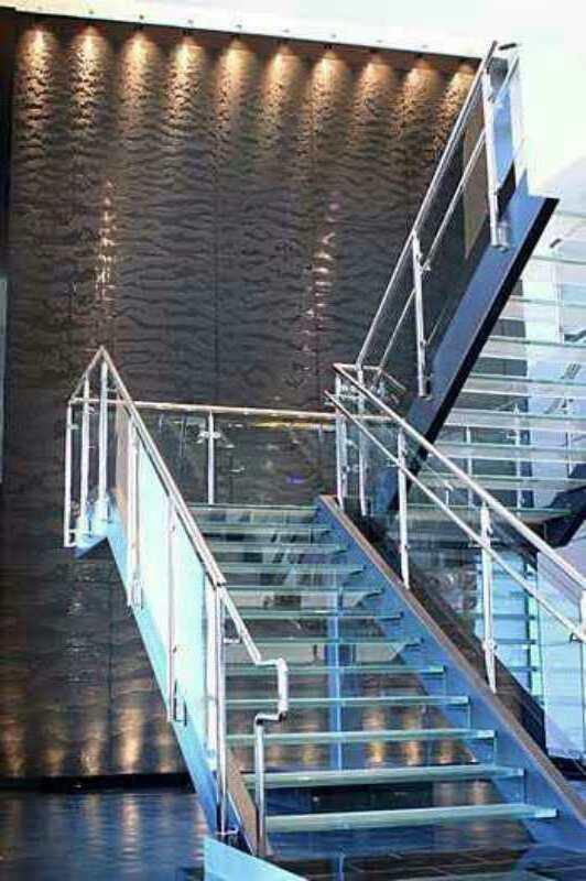 Floating stairs with Tempered glass pedal /Design glass straight stairs