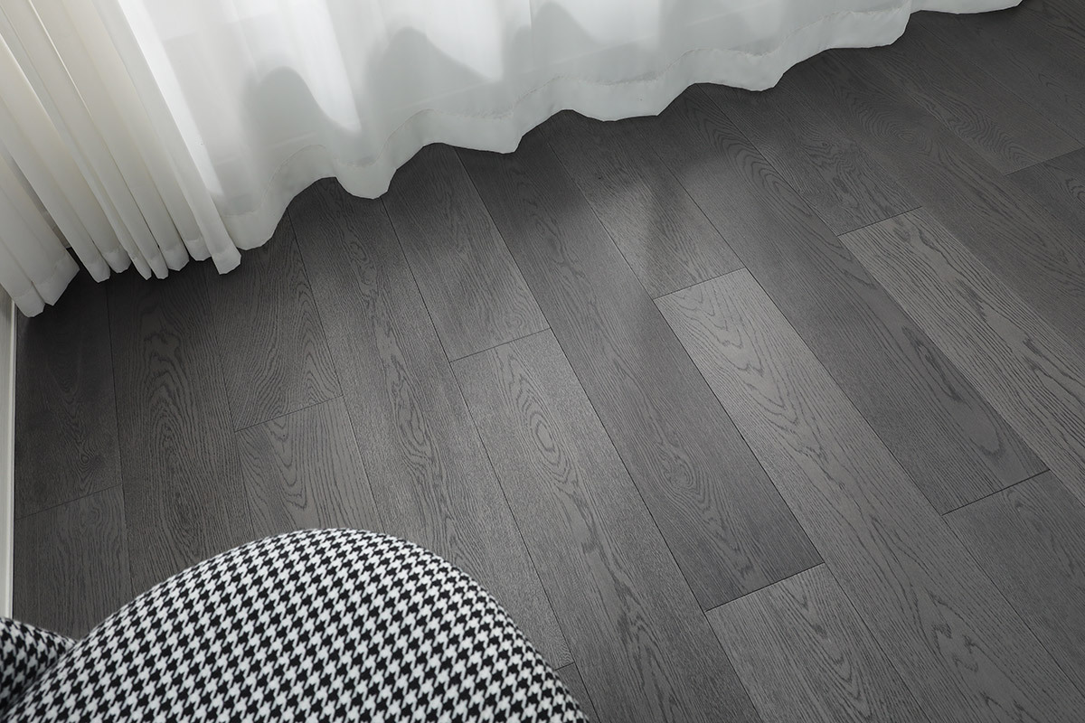 Dark grey popular color engineered wood with multi layers flooring hot sale oak flooring