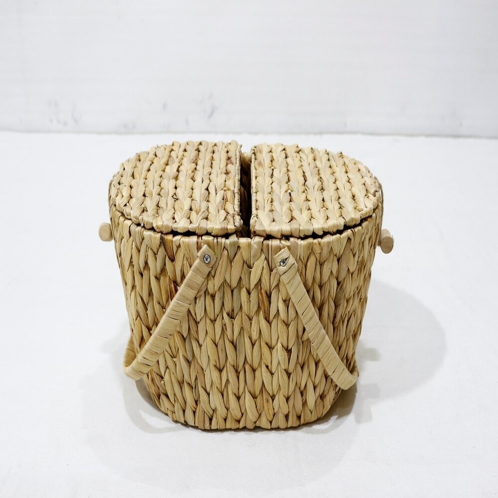 Wholesale Round Water Hyacinth Picnic Basket Shopping Basket with Lid For Outdoor Camping Picnic