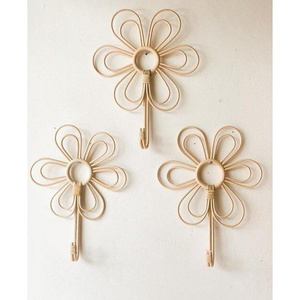 Hot product Rattan Baby Hanger Single Flower Wall Hook Natural Rattan Kid Decoration for Clothes Hanger Wall Art