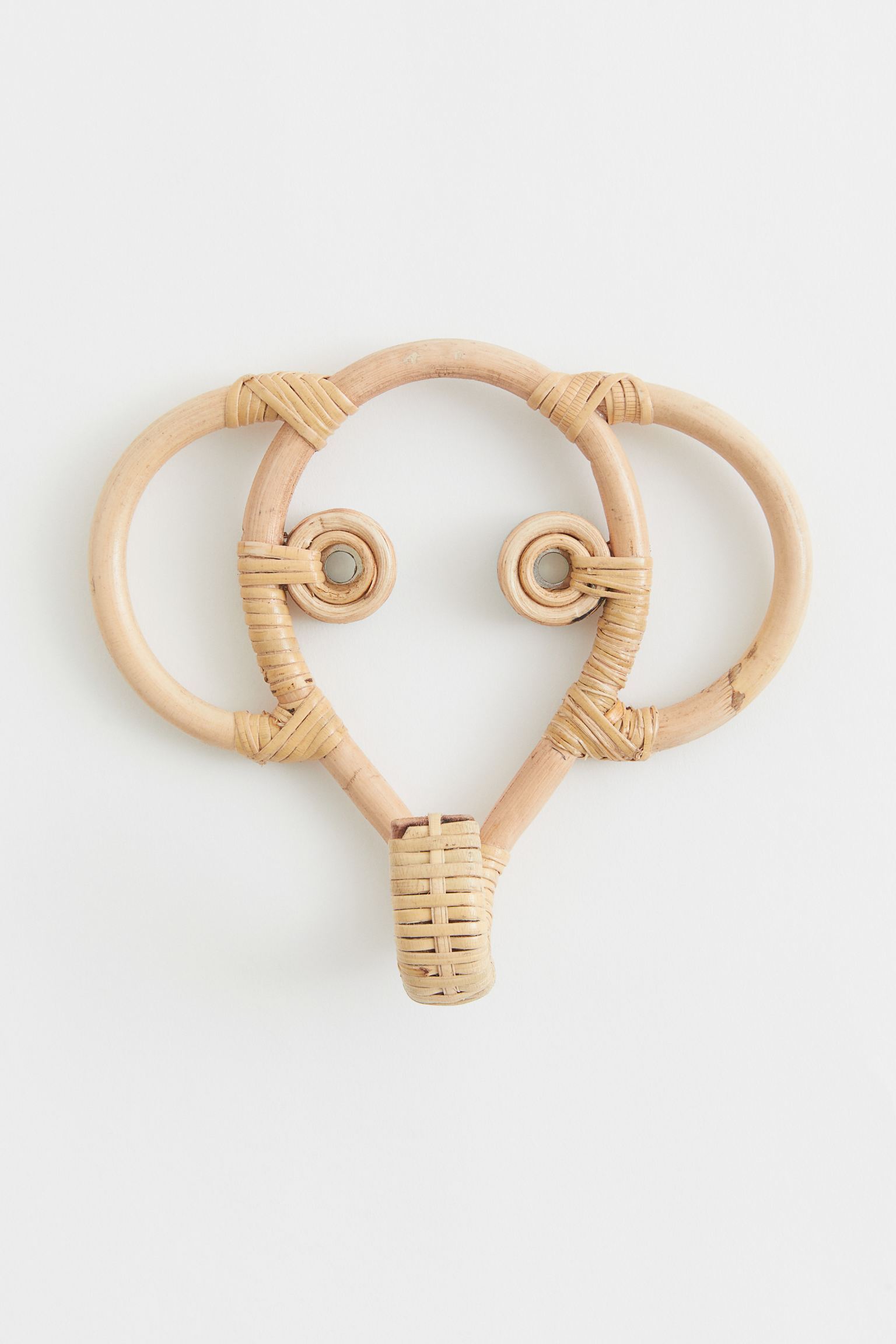 New Design Elephant Shaped Beige Rattan Wall Hanger Eye-catching Wall Hanger For Home Decor