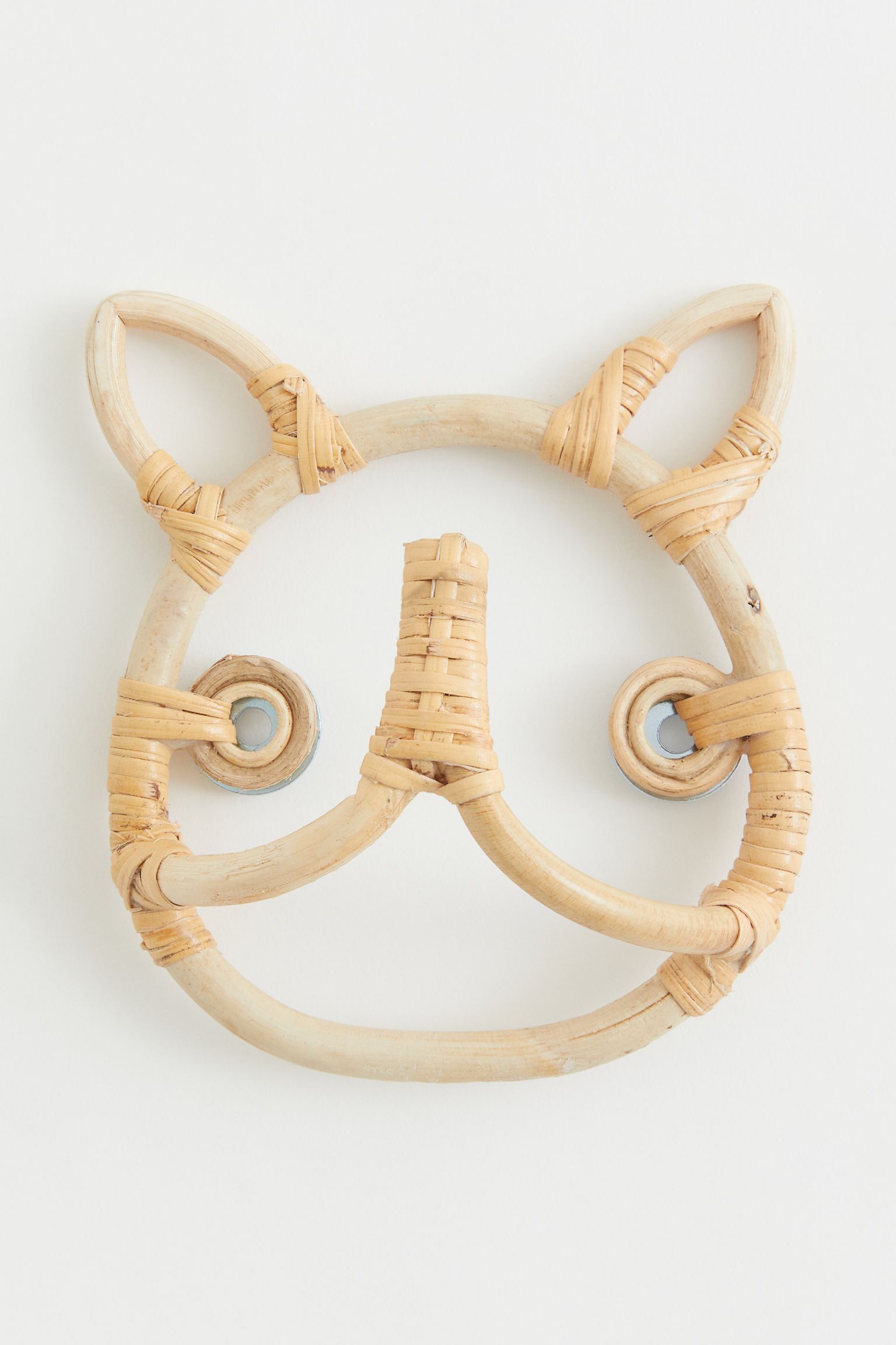 New Design Rhinoceros Shaped Beige Rattan Wall Hanger Eye-catching Wall Hanger For Home Decor